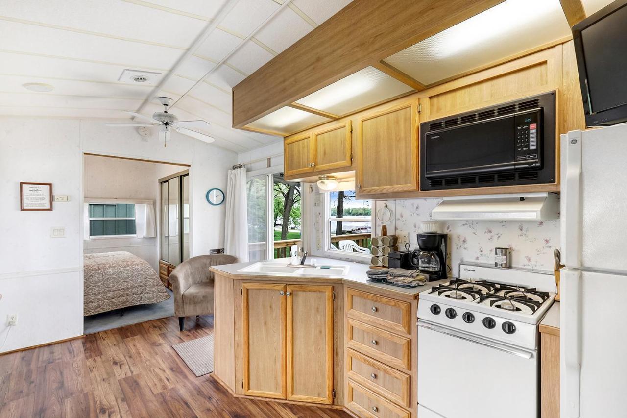 Swan Lake Resort & Campground Fergus Falls Esterno foto